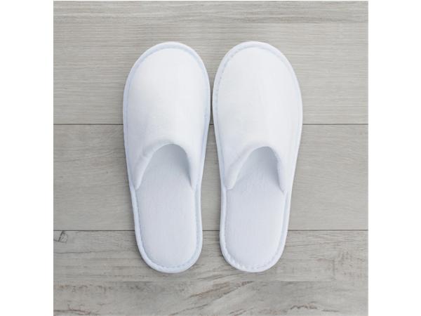 CJ. 100 UNDS. ZAPATILLAS CERRADAS "DELUXE" EN ESPONJA DE ALGODON SUELA EVA 5 MM, TAMAÑO UNISEX